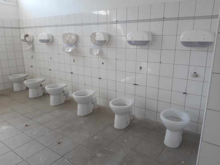 WC  sur pied sans réserve 40cm