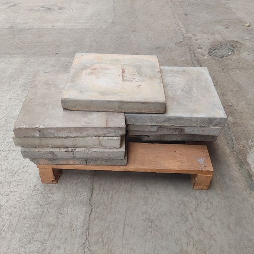 [1.3.232-005] Pavé béton lest , 40x40x5cm 