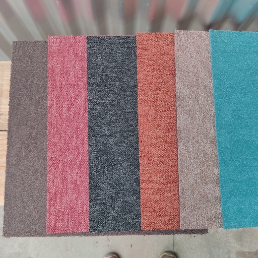[7.1.355-003] Moquettes dalles 50x50cm différentes couleurs
