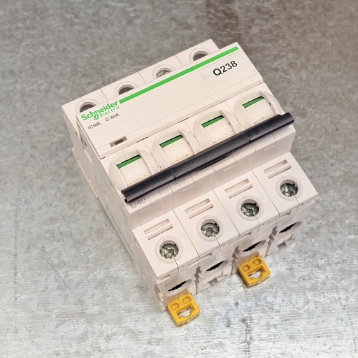 [10.7.491-008] Disjoncteur 4P 40A Courbe C